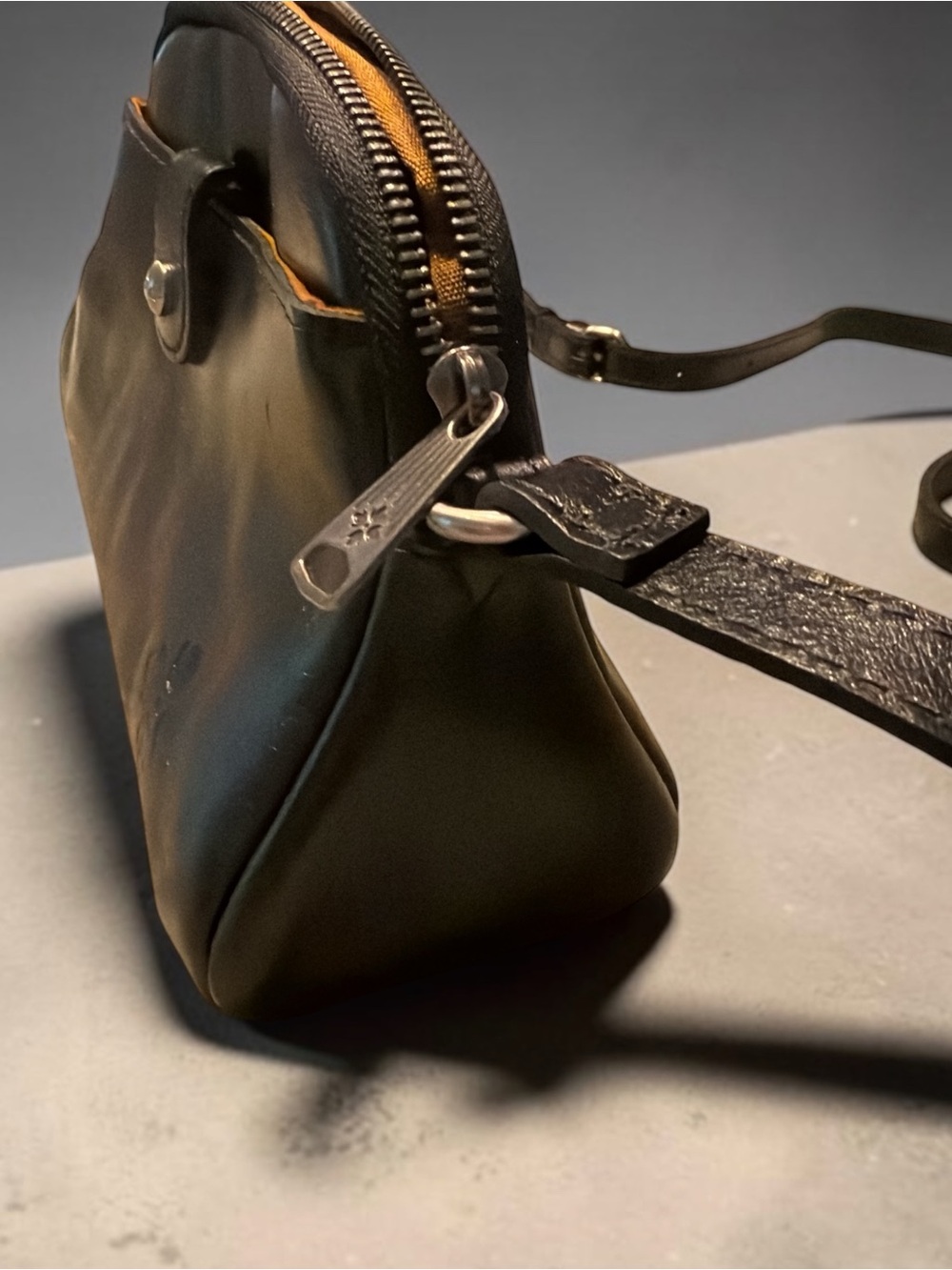 Patricia Nash Leather Crossbody Bag - Classic Women's Shoulder Bag - Picture 5 of 9